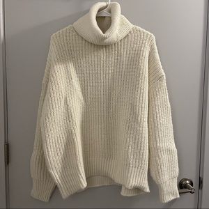 H&M White Turtleneck Sweater (NWOT)